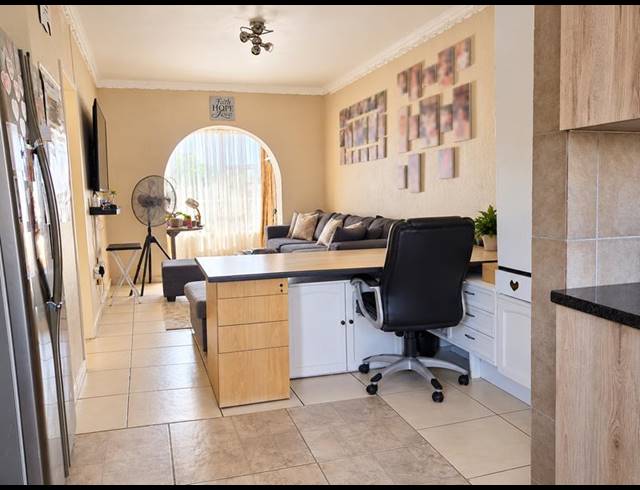 2 BEDROOM APARTMENT FOR SALE IN BRAKPAN CENTRAL